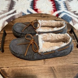 Ugg Women’s Dakota Slippers Moccasins